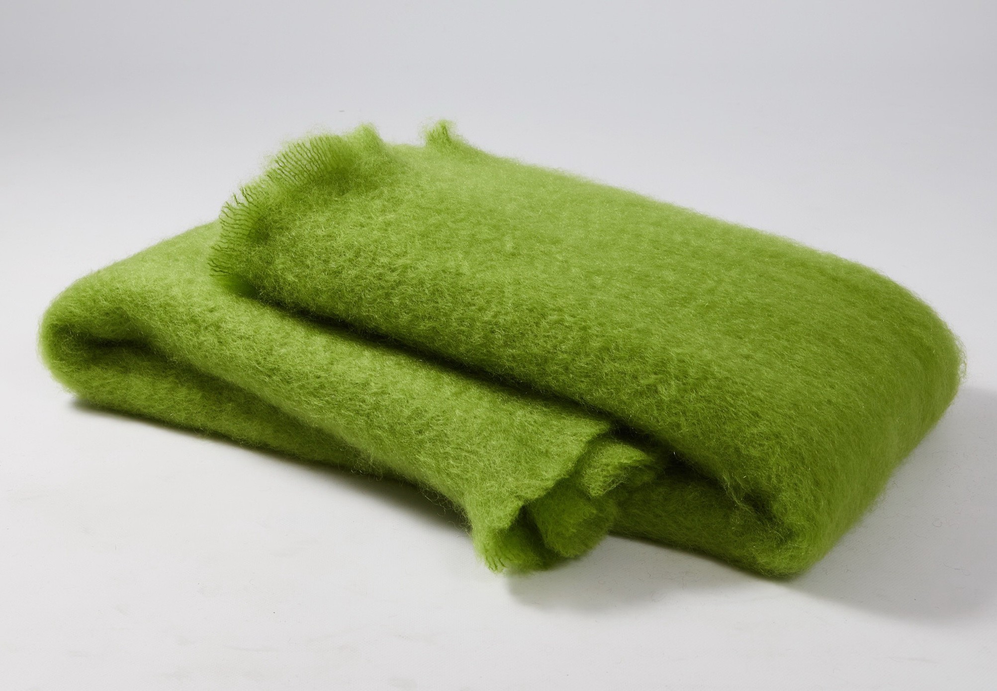 Echarpe pure laine verte, couleur teinture naturelle Pérégreen