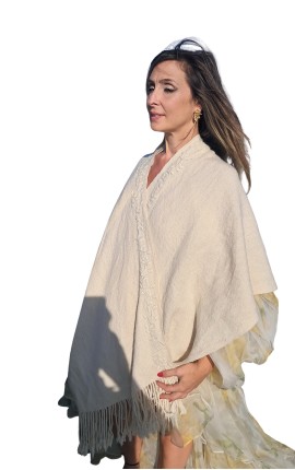 Poncho UNIDO BORDADO Crema
